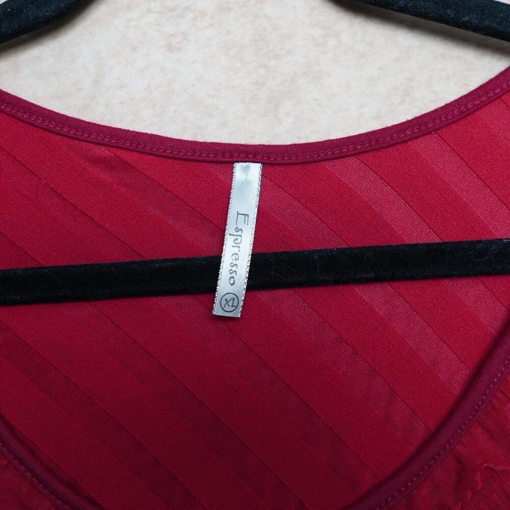 Espresso Textured Ruffle Tank Top Red XL - Picture 3 of 4